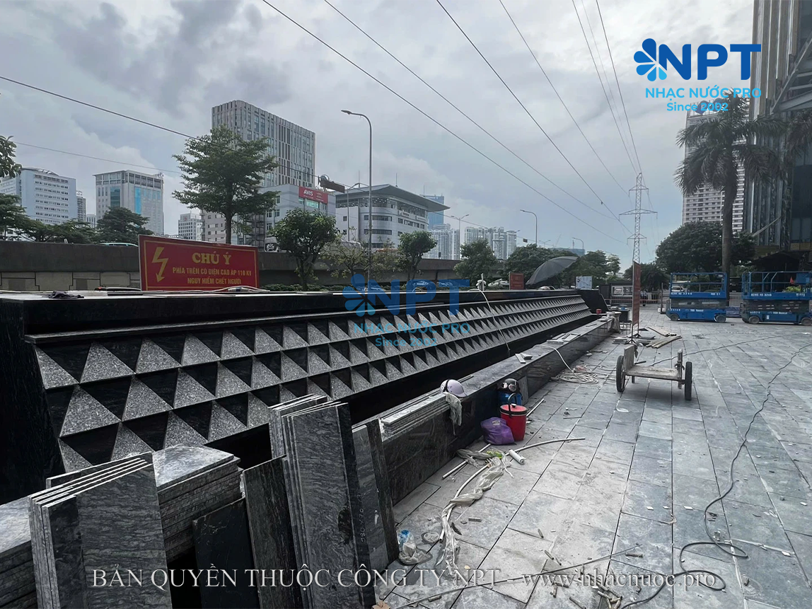 Đài phun nước số 18 Phạm Hùng - Hà Nội