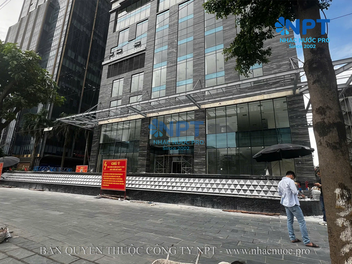 Đài phun nước số 18 Phạm Hùng - Hà Nội