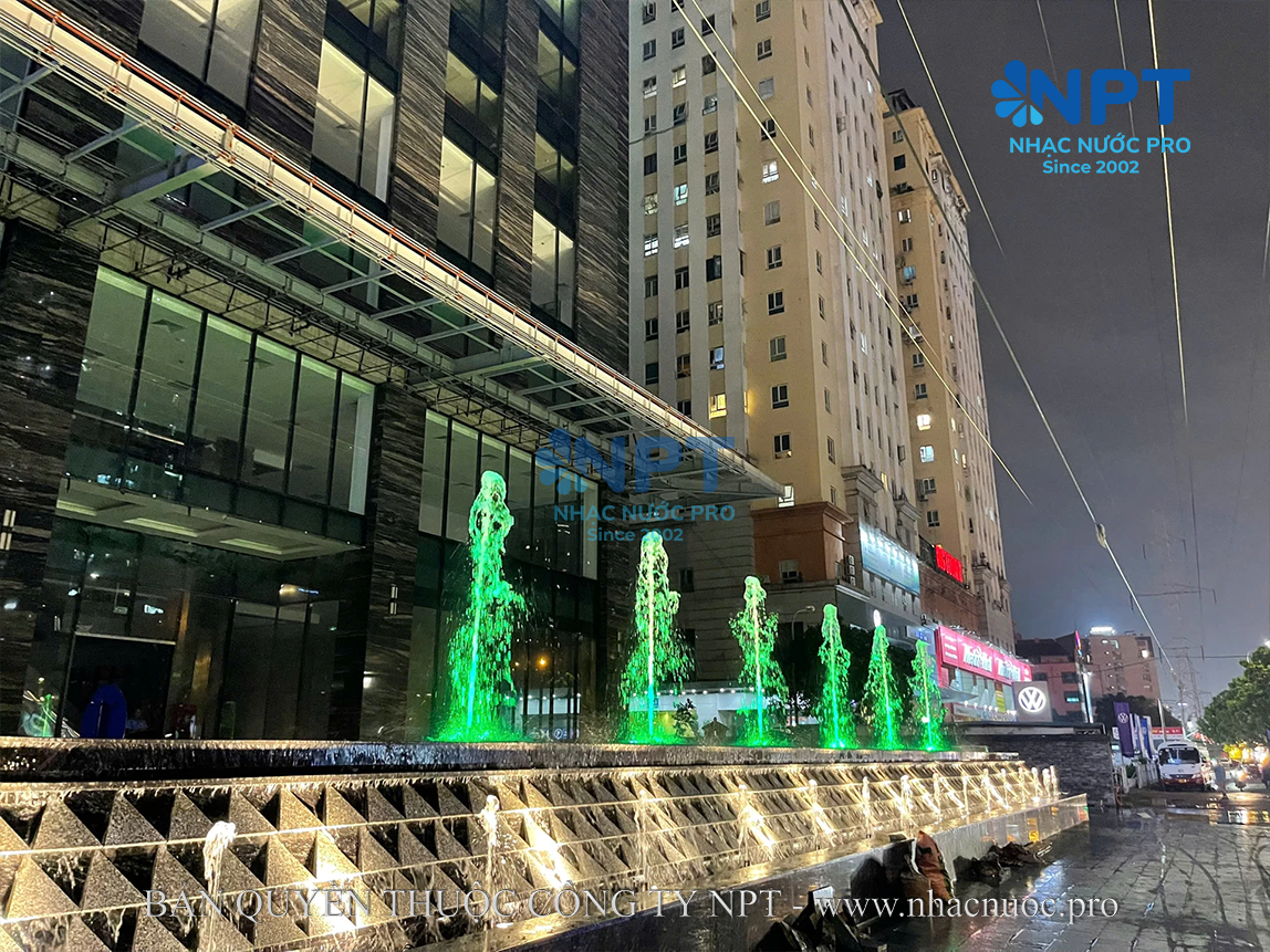 Đài phun nước số 18 Phạm Hùng - Hà Nội