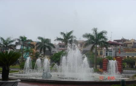 Đài phun nước tại UBND Tỉnh Hưng Yên